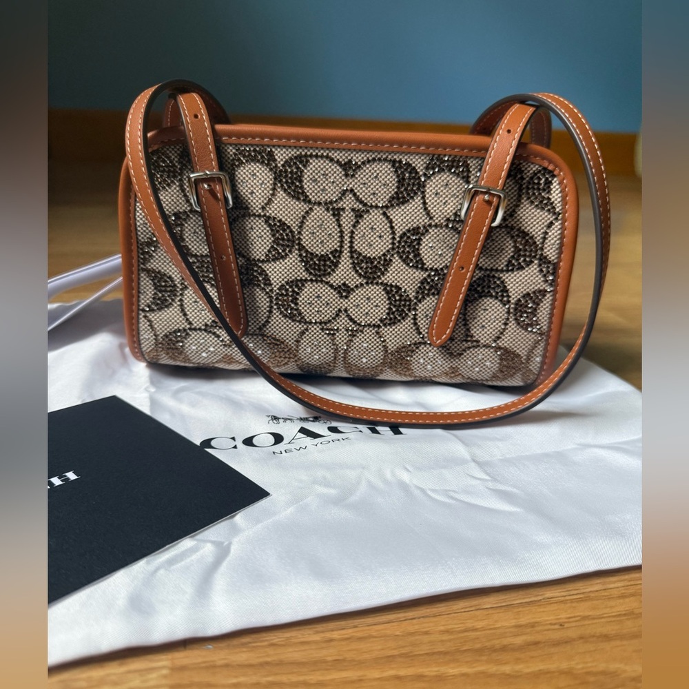 Coach Swing Zip Bag 20 in Crystal Signature Jacquard - Picture 4 of 9